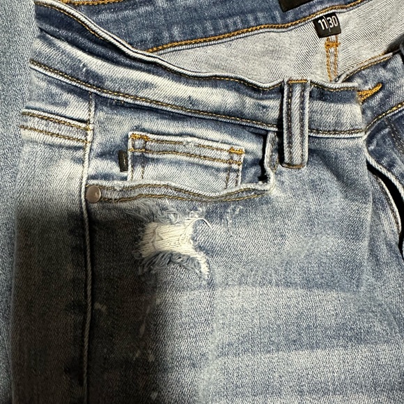 Judy Blue Boyfriend Jeans Distressed Blue - Picture 2 of 9